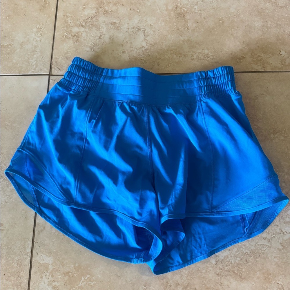 lululemon hotty hot high-rise lined short 2.5”